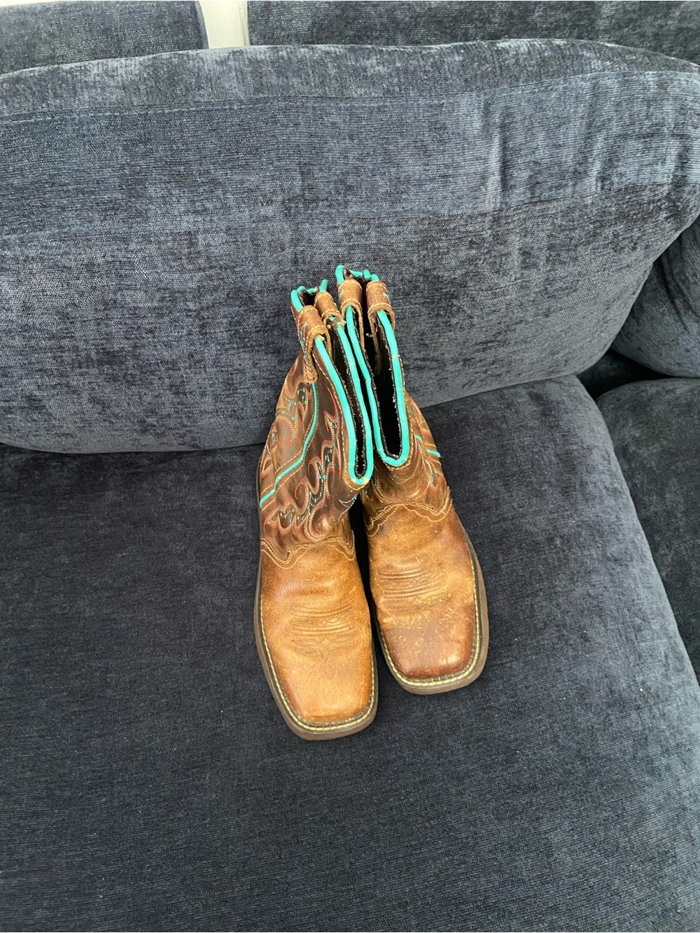Justin Gypsy Brown Leather Western Ankle Boots Turquoise Accents - minor flaw 7b